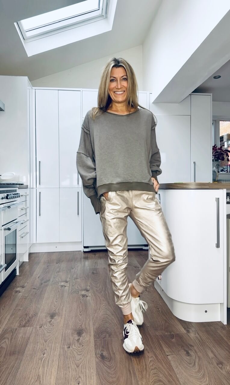 Set Top Casual with Round Neck for Women + Faux Leather Pants