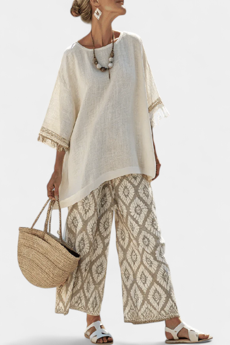 Ilaria — Elegant Top and Casual Trousers