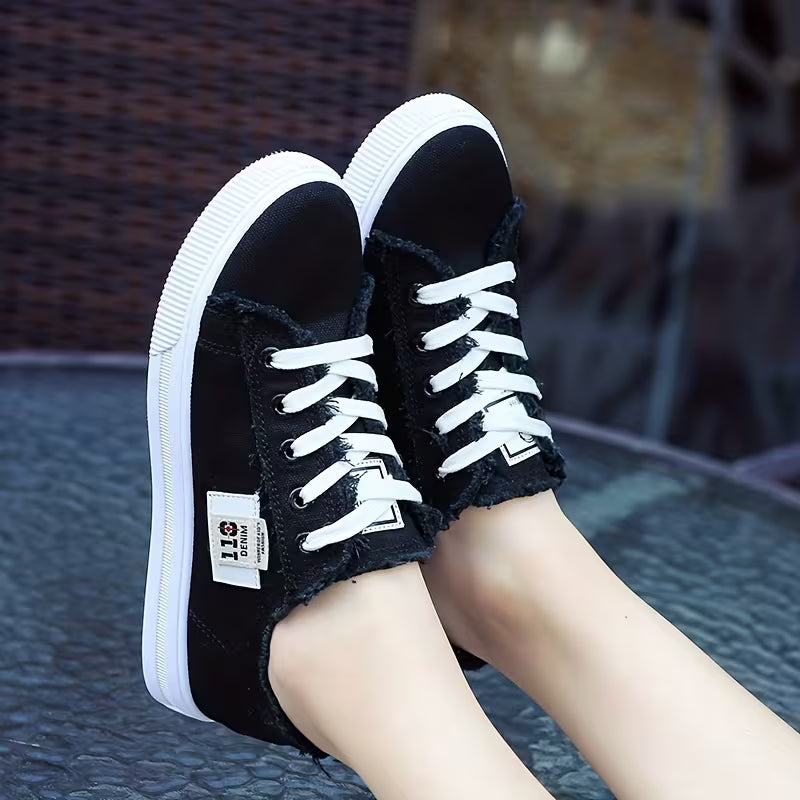 LUMI | ESSENTIAL ALL-SEASON CANVAS FLAT SNEAKERS