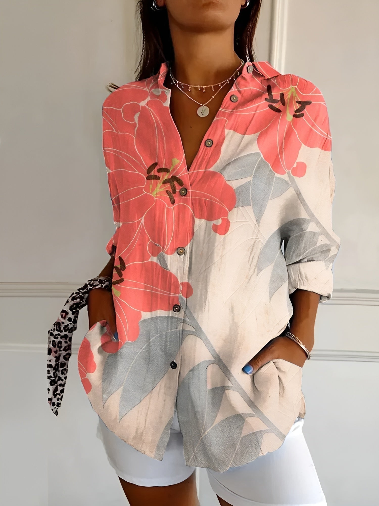 Noelle - Feminine Summer Blouse
